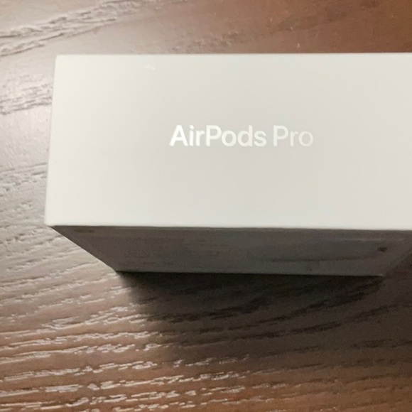Apple airpods Pro - Picture 2 of 3